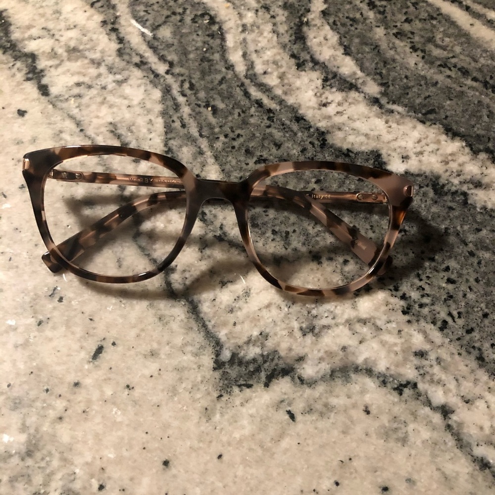 Tortoise shell glasses